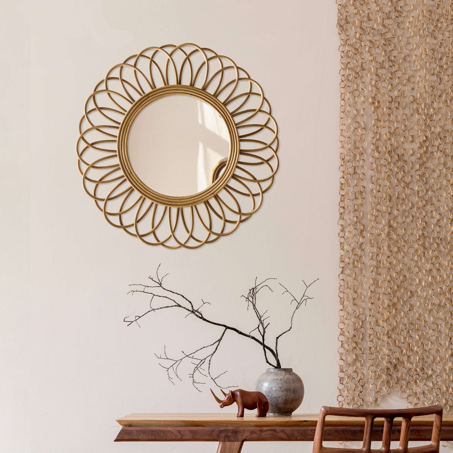 El yapımı papatya formlu yuvarlak rattan bambu duvar aynası – doğal bej tonlarında boho dekor